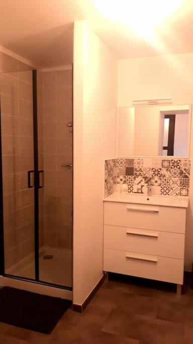 Logement Neuf Et Cosy Proche Centre Ville Chinon Kültér fotó