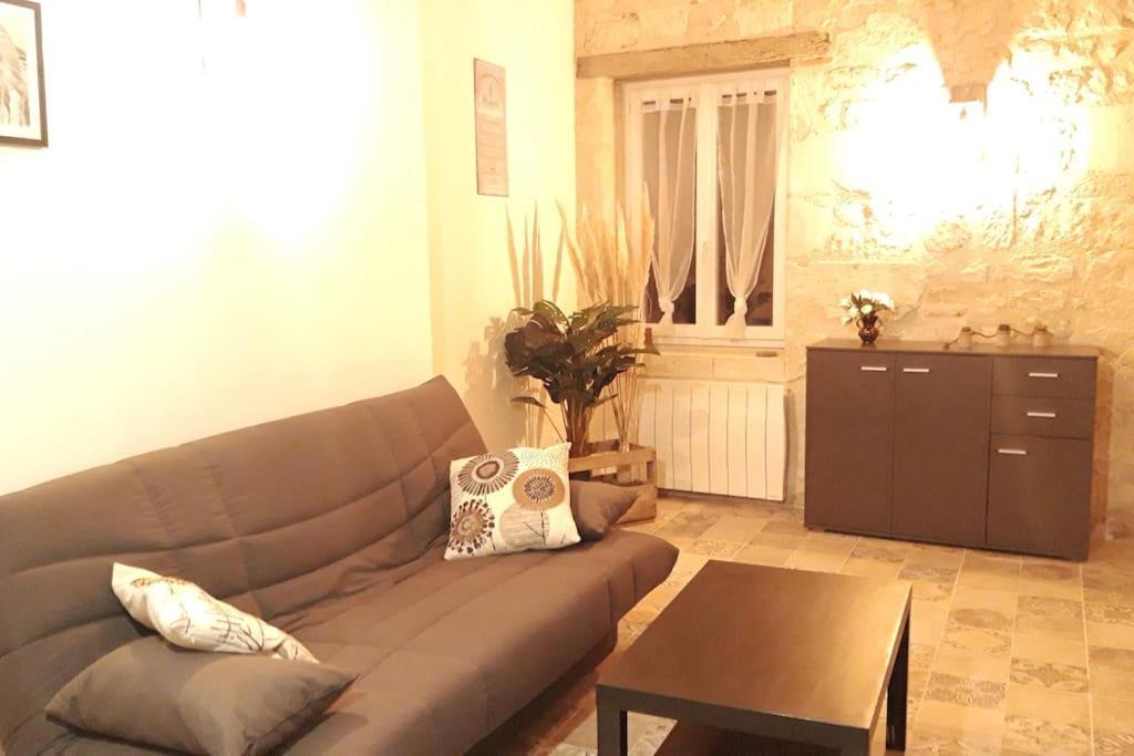 Logement Neuf Et Cosy Proche Centre Ville Chinon Kültér fotó